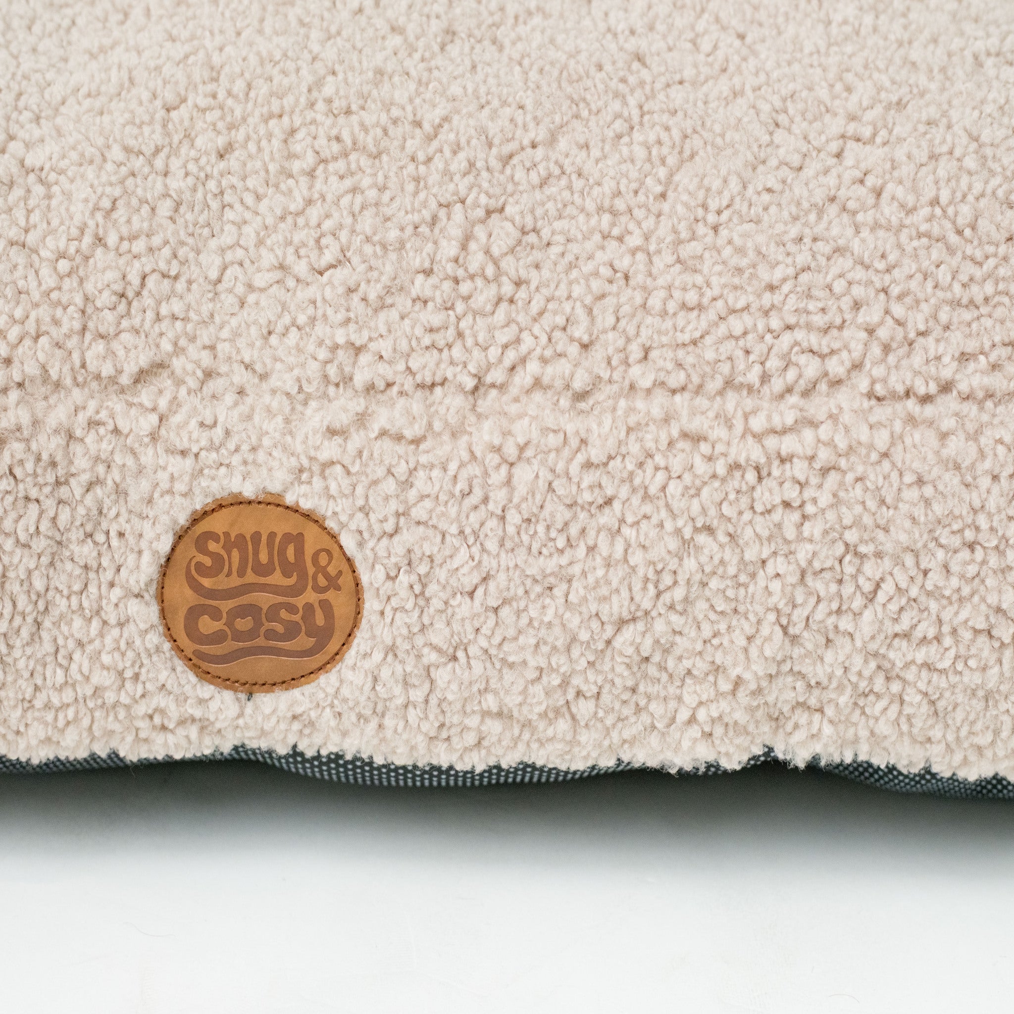 Teddy Boucle Luxurious Dog Lounger